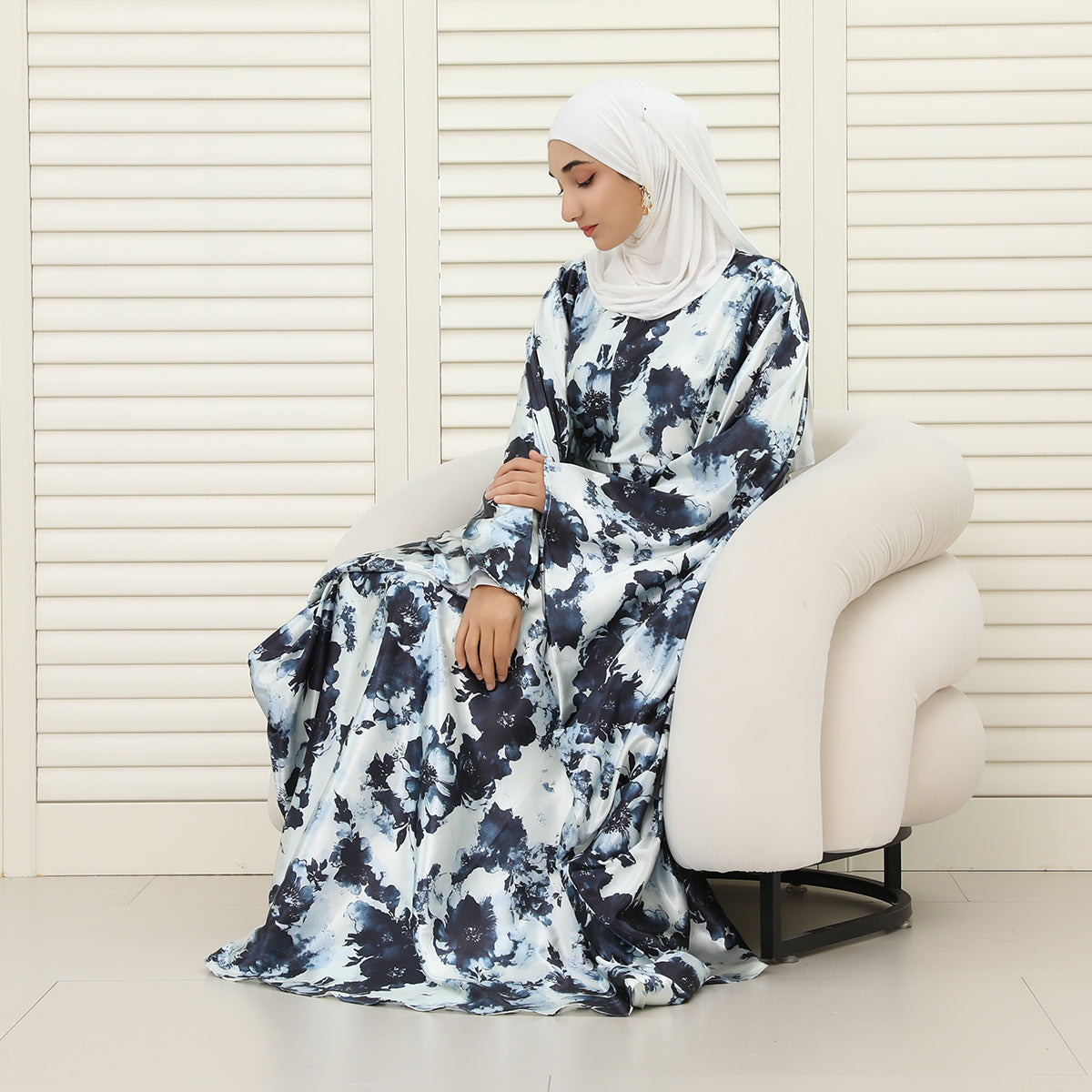 Oversized Batwing Abaya with Hidden Belt & Zipper (NCK004)