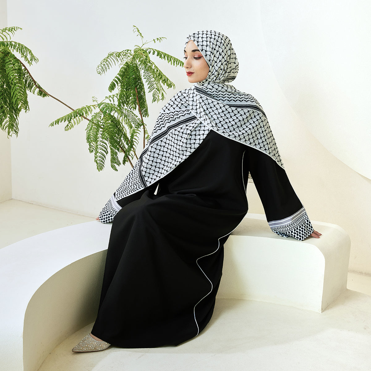 Qahira Keffiyeh Abaya-Handcrafted Embroidered (NCA009)