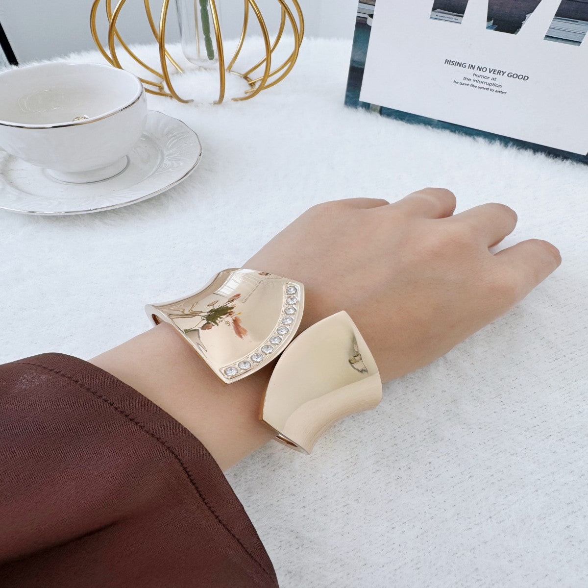 Gold-Plated Openable Wide Cuff Bracelet with Pearls – Elegant Statement Jewelry for Women(NCJ004)