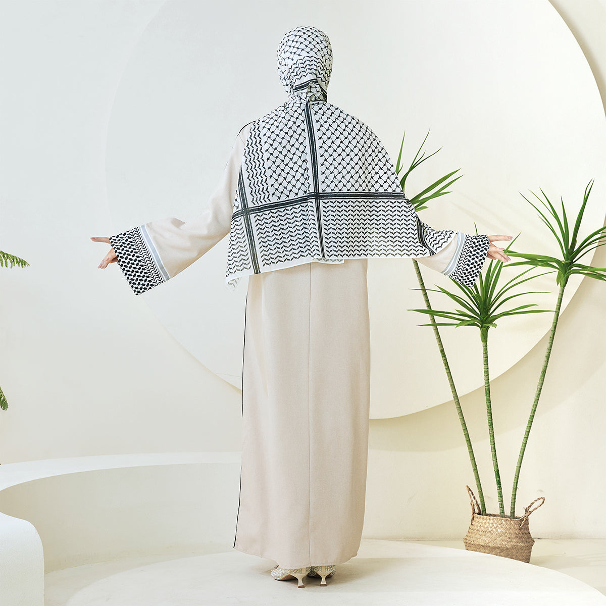 Qahira Keffiyeh Abaya-Handcrafted Embroidered (NCA009)