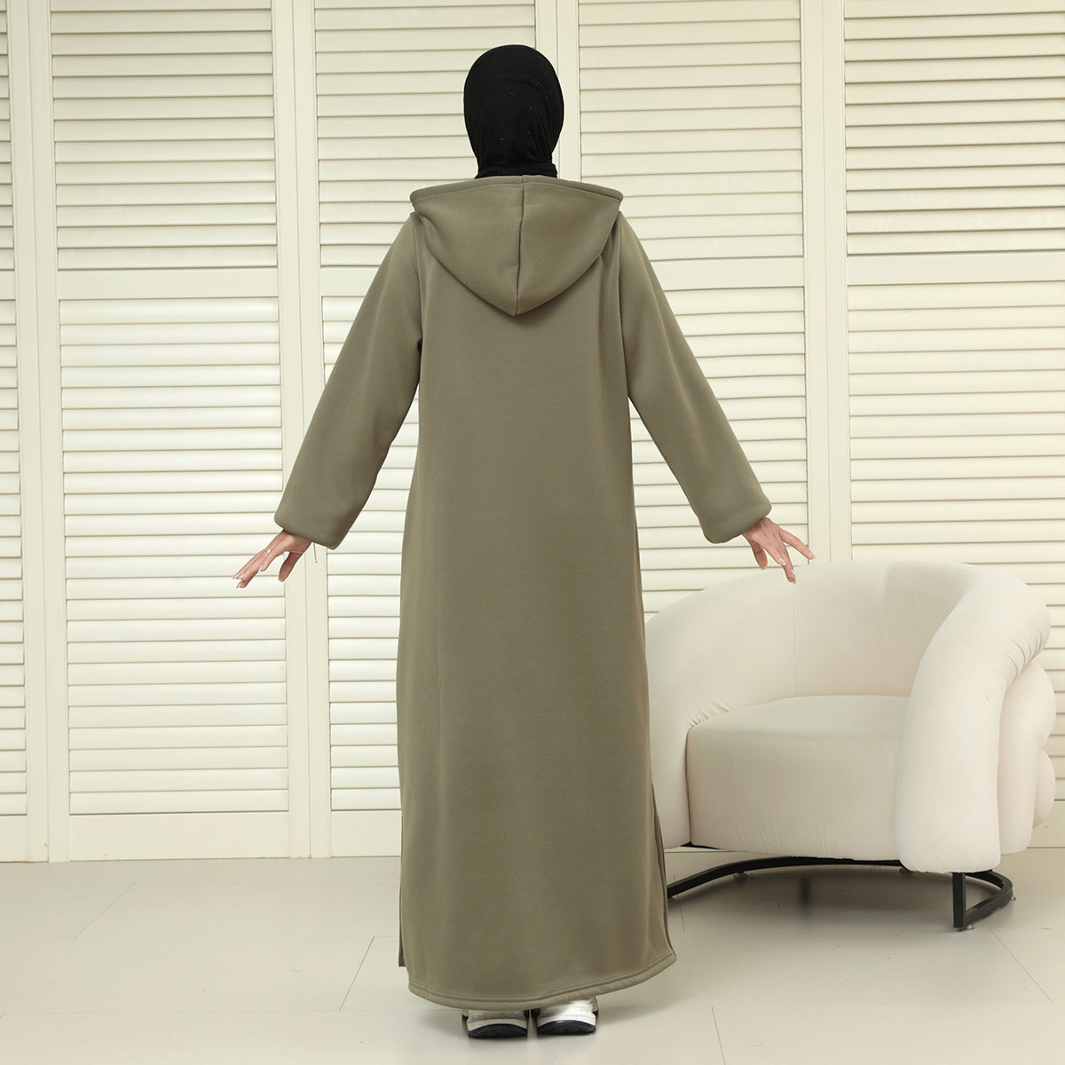 Winter Hoodie Abaya Dress with Pockets – Fleece-Lined Wrinkle-Resistant Modest Wear for Women(NCA012)