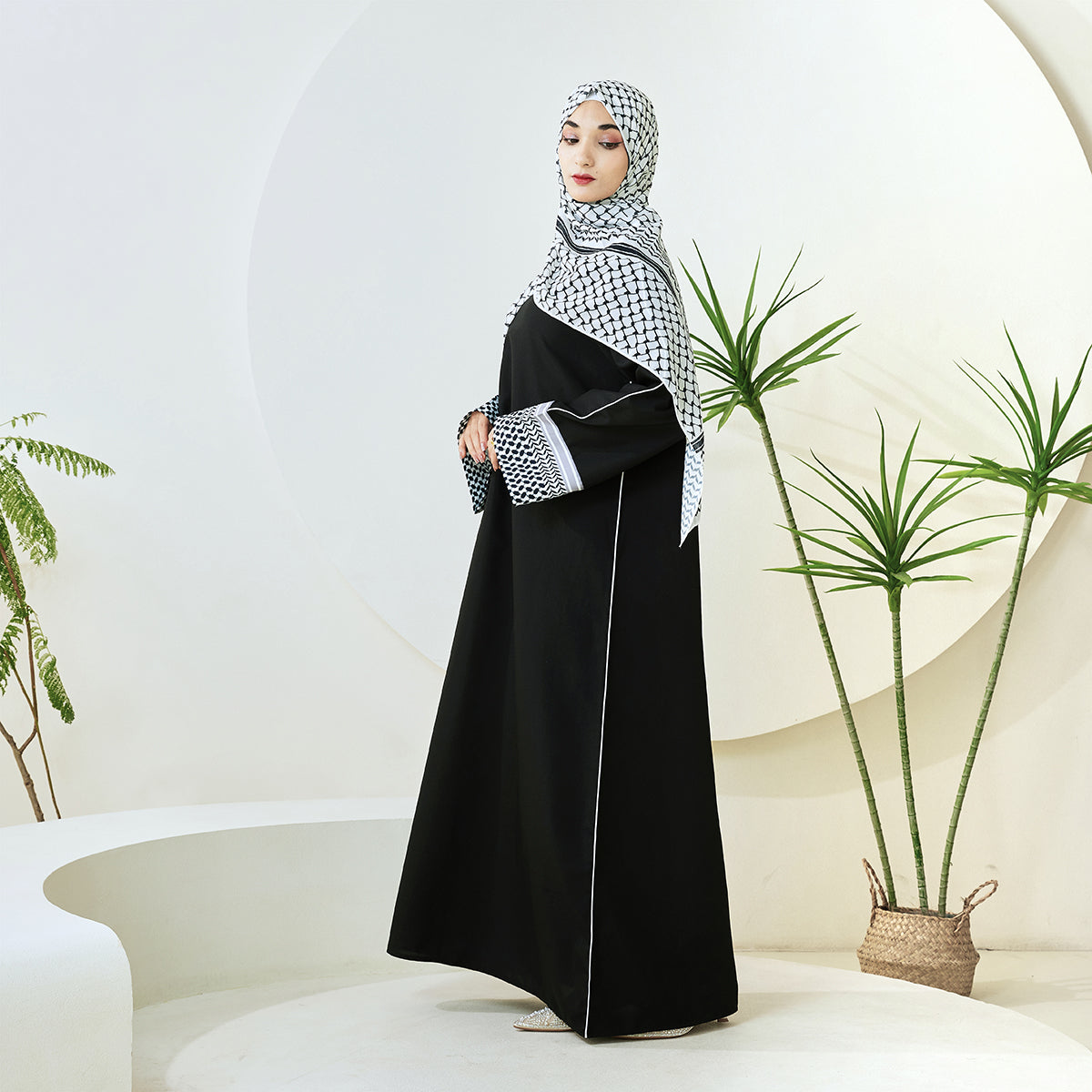 Qahira Keffiyeh Abaya-Handcrafted Embroidered (NCA009)