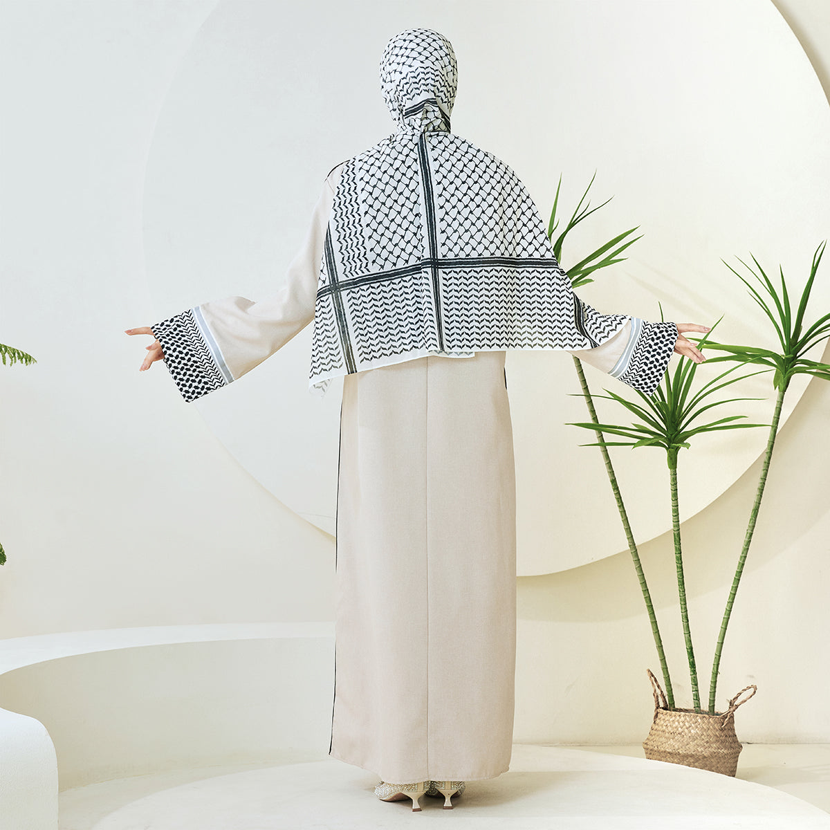 Qahira Keffiyeh Abaya-Handcrafted Embroidered (NCA009)