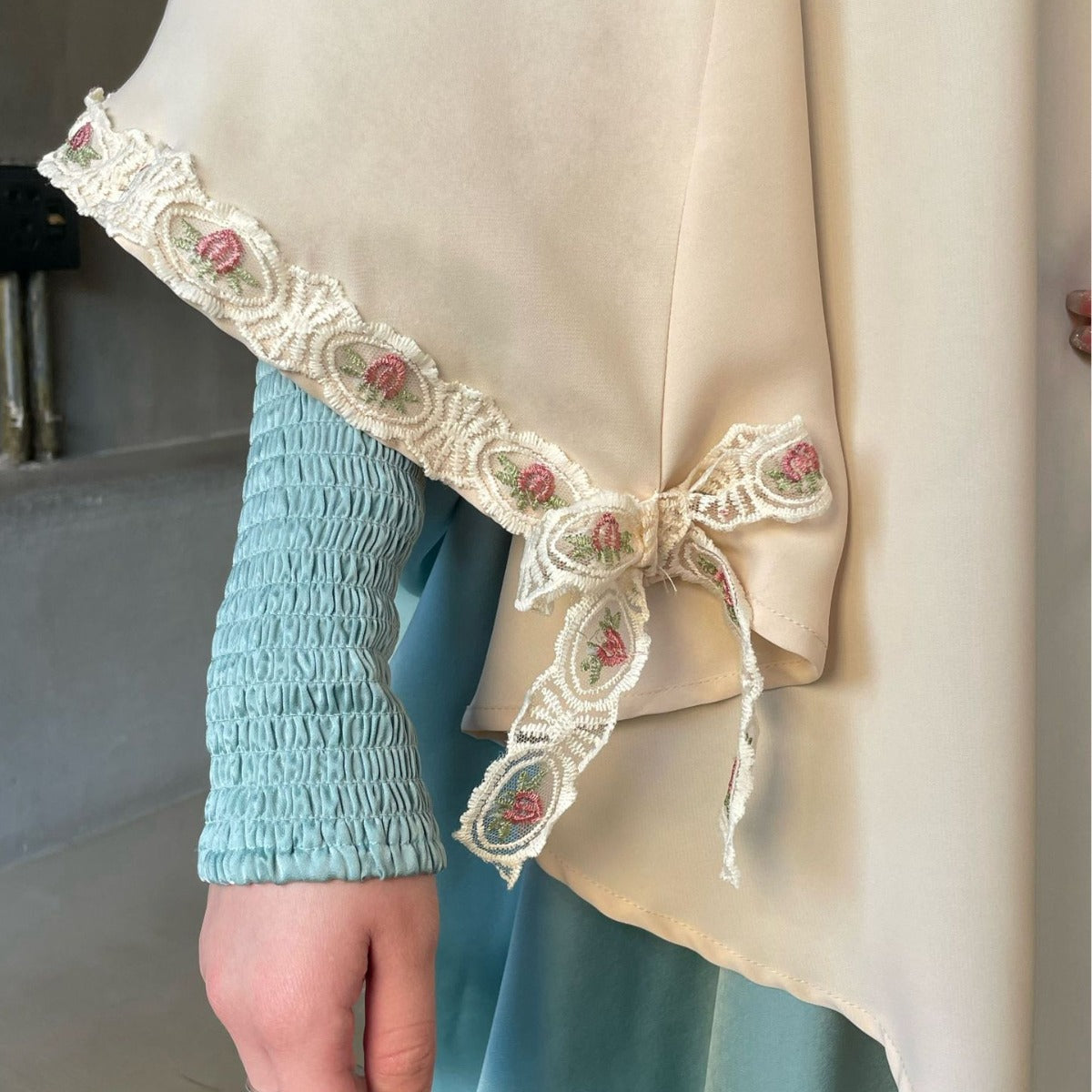 Elegant Single-Layer Khimar with Bow and Three-Tier Floral Embroidery (NCK002)