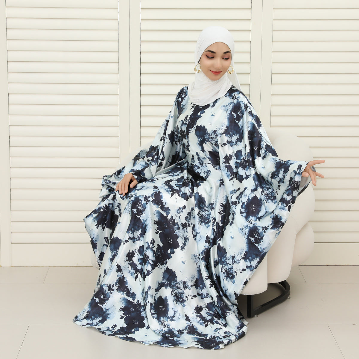Oversized Batwing Abaya with Hidden Belt & Zipper (NCK004)