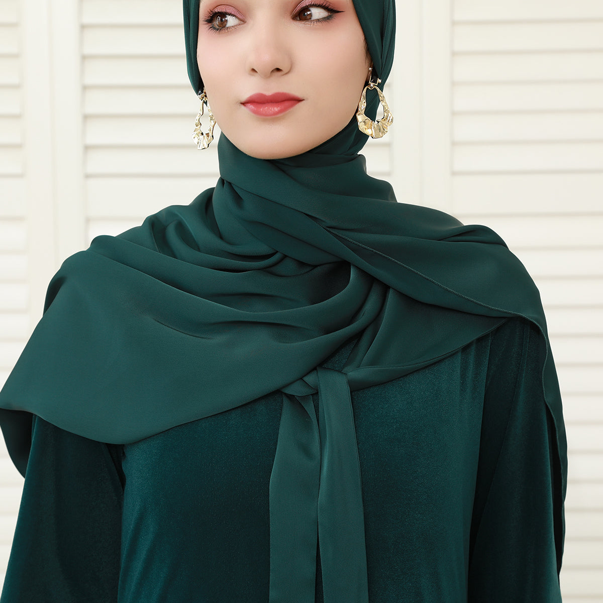 Navy Collar Velvet Satin Abaya Set with Hijab – Fall Modest Fashion (NCS016)
