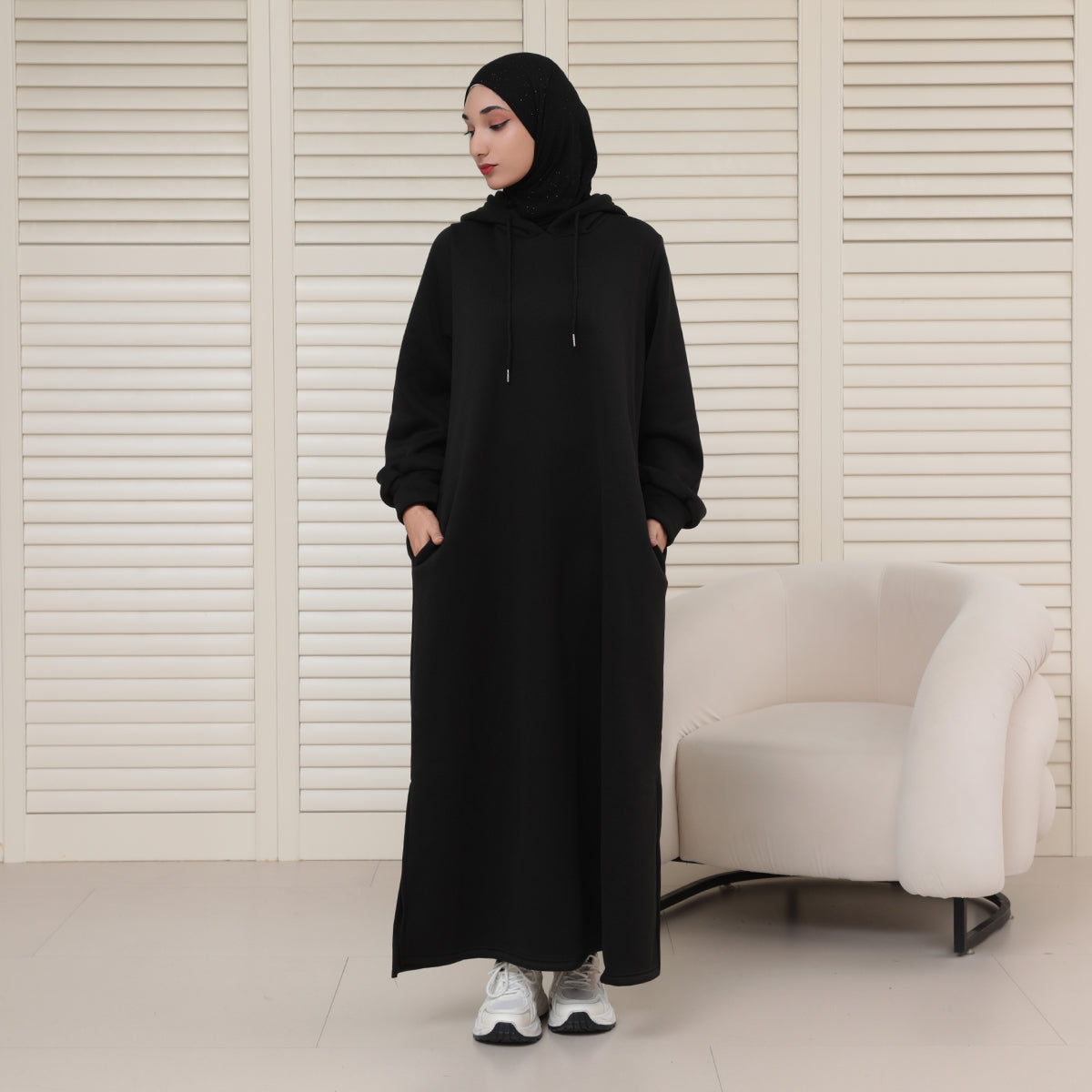 Winter Hoodie Abaya Dress with Pockets – Fleece-Lined Wrinkle-Resistant Modest Wear for Women(NCA012)