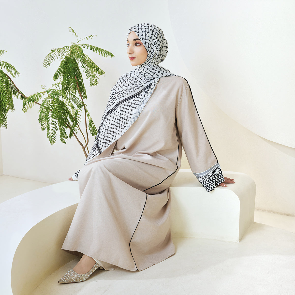 Qahira Keffiyeh Abaya-Handcrafted Embroidered (NCA009)