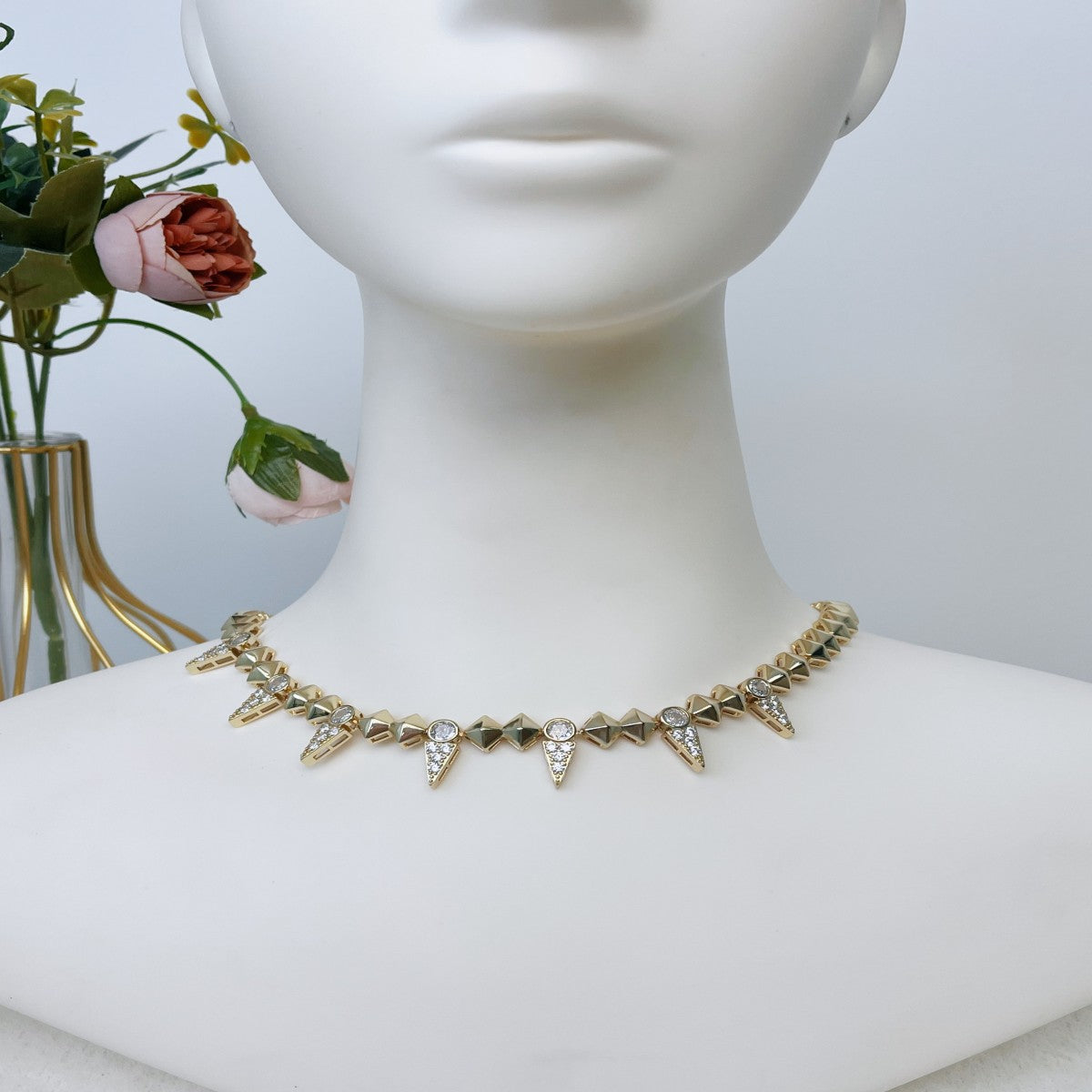 Gold Spiked Statement Necklace – Edgy Punk-Inspired Alloy Choker(NCJ007)