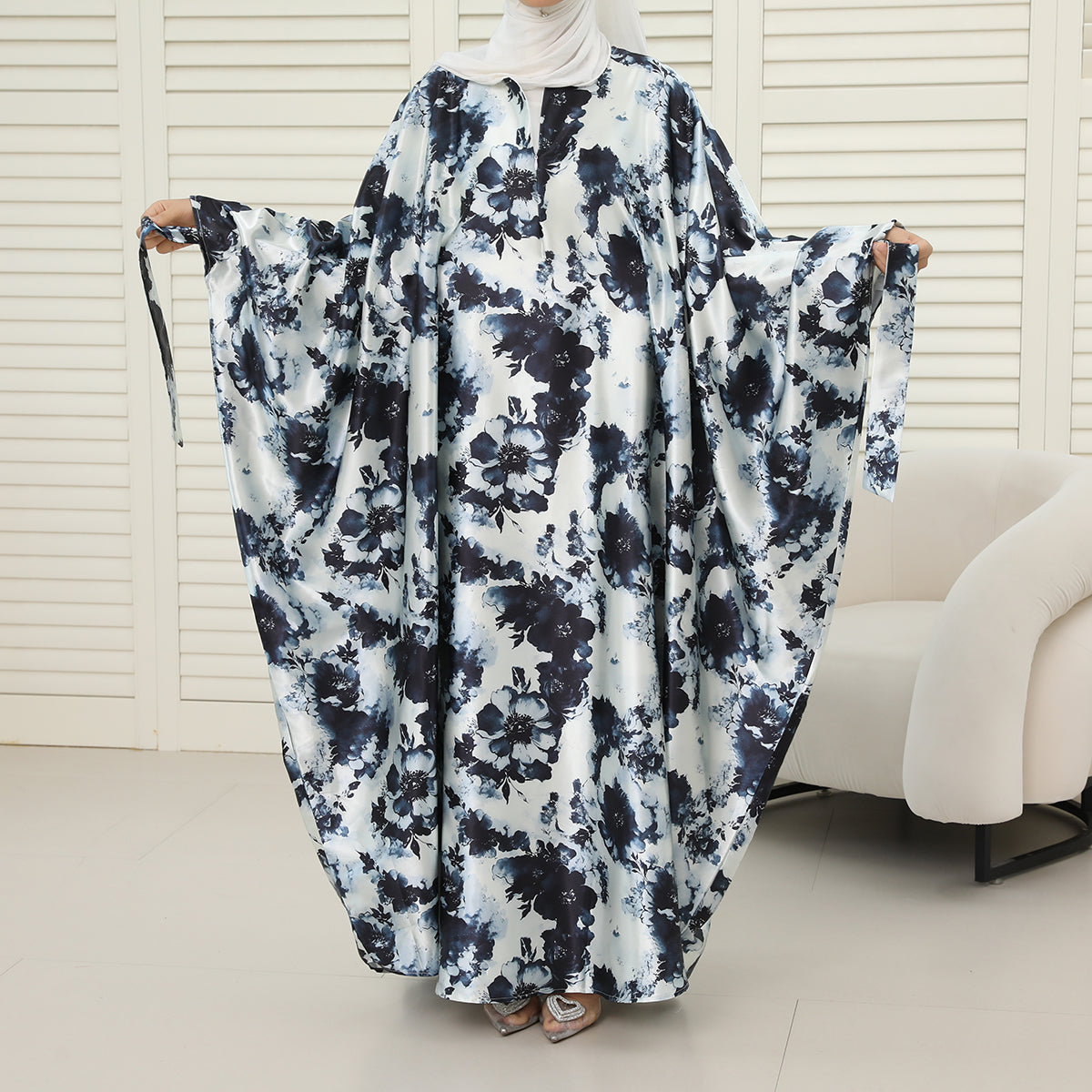 Oversized Batwing Abaya with Hidden Belt & Zipper (NCK004)